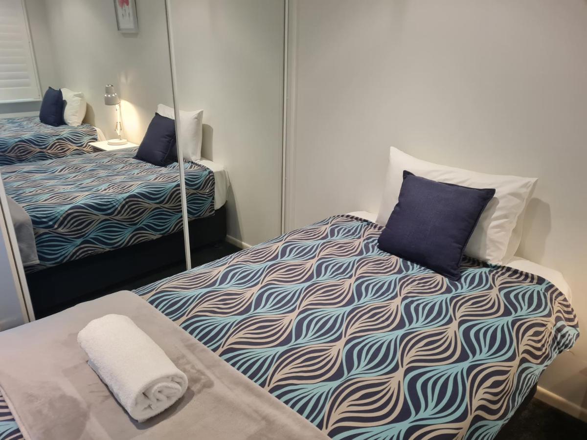 Wharf Lodge River View Apartment Maroochydore Bagian luar foto